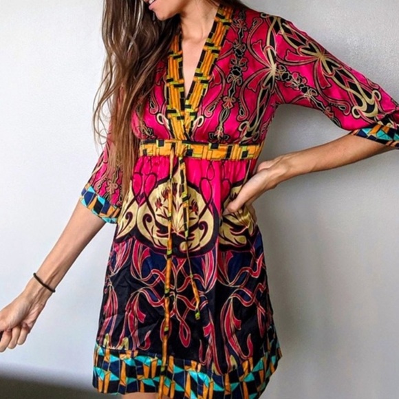 CAbi Dresses & Skirts - CAbi Boho Silk Chelsea Erie Tunic Top Style 223 Size Medium